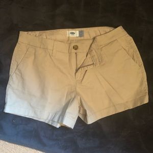 Khaki shorts. Size 4. Never worn Perfect condition